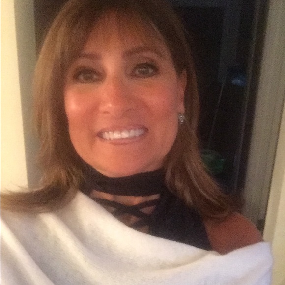 Meet your Posher, Marcia - Picture 2 of 2